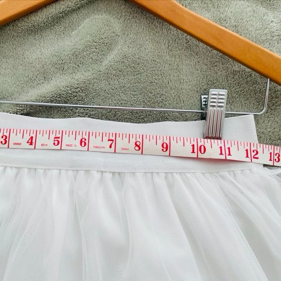 Korean Style Fashion White mesh skirt with pearls - Picture 3 of 5